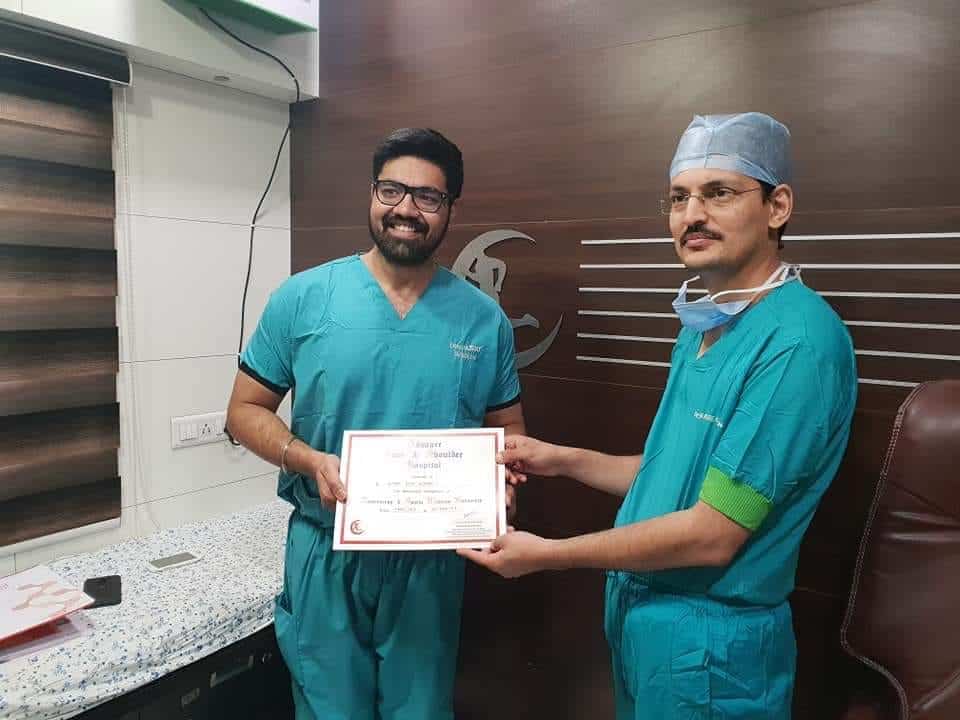 Dr Jaiveer Hunjan Completed Advanced Arthroscopy Fellowship